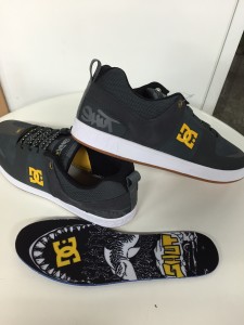 DC Skateboarding、V/SUALアパレル入荷しました！！
