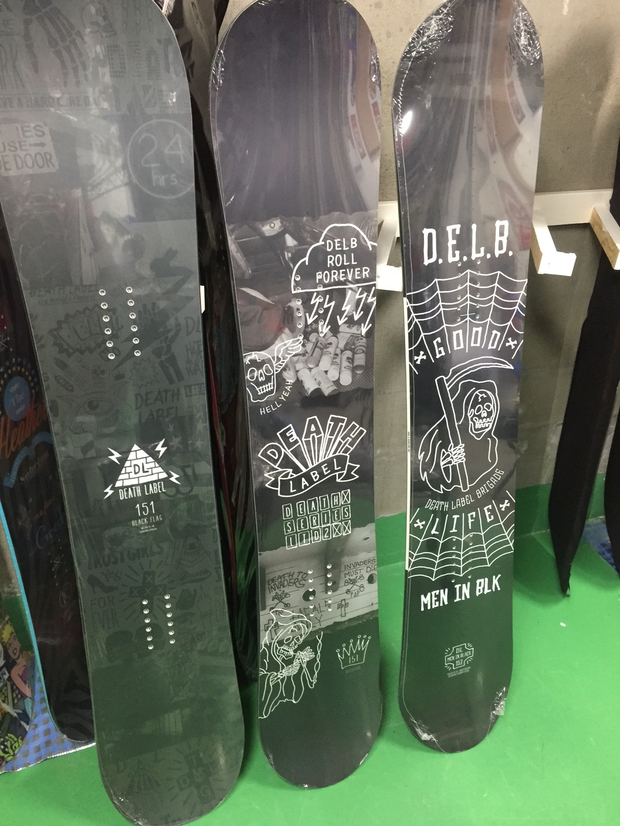 SNOWBOARD最終SALE中です！！